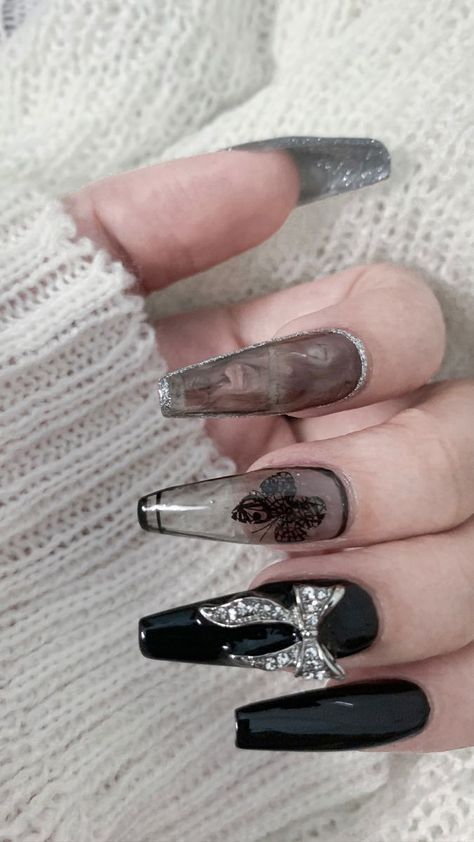 Nail Gothic Ideas, Black Douyin Nails, Stickers Butterflies, Decal Nail Art, Nails Korean, Ring Finger Nails, Nail Vinyls, Finger Nail Art, White Sheet