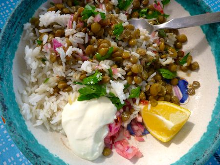 Recipe With Red Onion, Lentils And Rice Recipe, Lentils Recipes, Lentils And Rice, Red Onion Salad, Onion Salad, Brown Lentils, Peruvian Recipes, Lentil Recipes