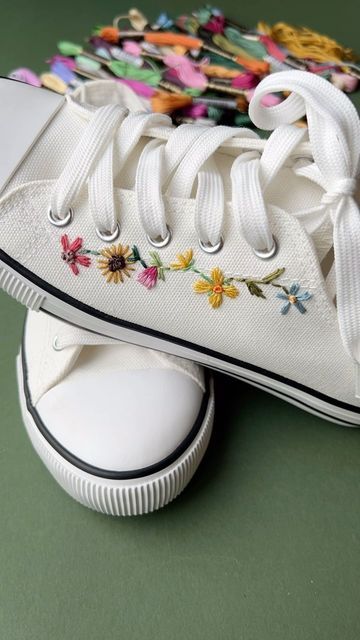 Converse Embroidery, Embroidered Converse, Diy Sneakers, Embroidery Shoes, Contemporary Embroidery, Embroidered Shoes, January 11, Modern Embroidery, Embroidery Hoop Art