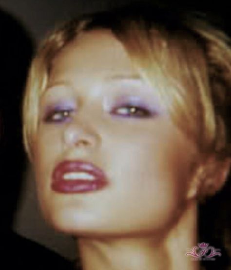 90s Purple Eyeshadow, 90s Glitter Makeup, Paris Hilton Young, Young Paris Hilton, Lilac Makeup, Paris Hilton 2000s, Lilac Eyeshadow, Wearing Purple, Purple Eyeshadow