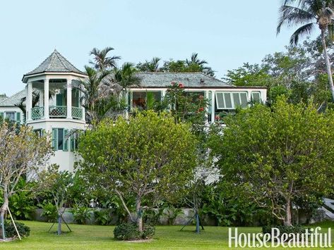 Amanda Lindroth’s Lyford Cay, Bahamas house. A view of the three story house. Photo by Bjorn Wallander. House Beautiful, March 2014. Bahamas House, Amanda Lindroth, Caribbean Decor, Three Story House, Coastal House, Outdoor Dining Room, Gorgeous Houses, Island House, House Exteriors