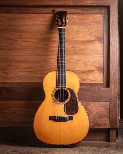 Carter Vintage Guitars on Instagram: "It’s every Martin fans favorite day … #martinmonday ! This week we are celebrating with an amazing 1930 Martin 00-21 Link in Bio for details! Swipe" Martin Guitar Tattoo, Brown Guitar, Vintage Guitars Acoustic, Martin Acoustic Guitar, Vintage Martin Guitar, Martin Guitar, Home Studio Music, Vintage Guitars, Fan