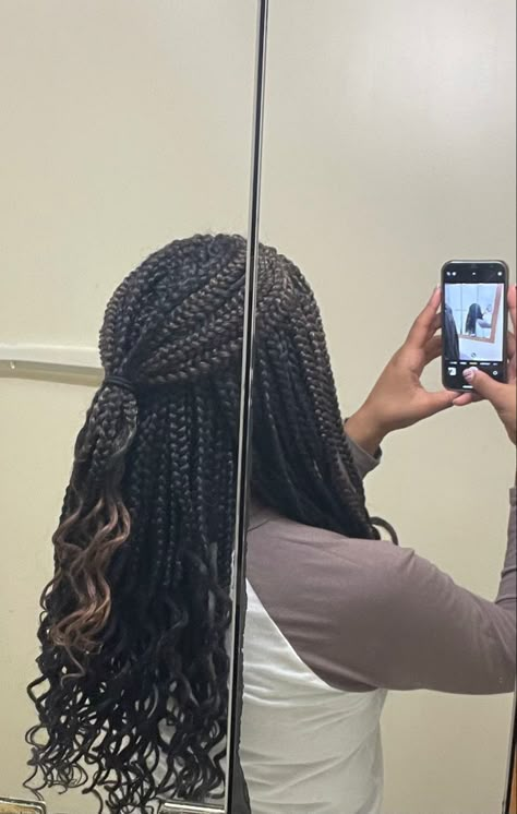 Box Braids With Curly Ends, Braids With Curly Ends, Short Box Braids Hairstyles, Crochet Box Braids, Short Box Braids, Crochet Box, Cute Box Braids Hairstyles, Protective Hairstyles Braids, Mixed Hair