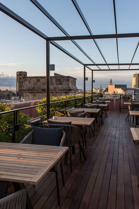 Pergola Design Ideas - Home Decor Rooftop Terrace Design Rooftop Bar Design, Roof Top Cafe, Rooftop Restaurant Design, Barcelona Hotel, Roof Terrace Design, Outdoor Restaurant Design, Sistem Solar, Terrace Restaurant, Restaurant Patio