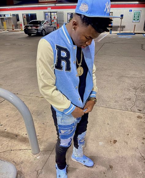 Jordan 4 University Blue Outfit, Designer Drip Outfits Men, University Blue Outfit, Outfit Celeste, Drip Outfits Men, Mens Drip, Jordan 4 University Blue, Mens Clothing Styles Streetwear, Drip Outfits