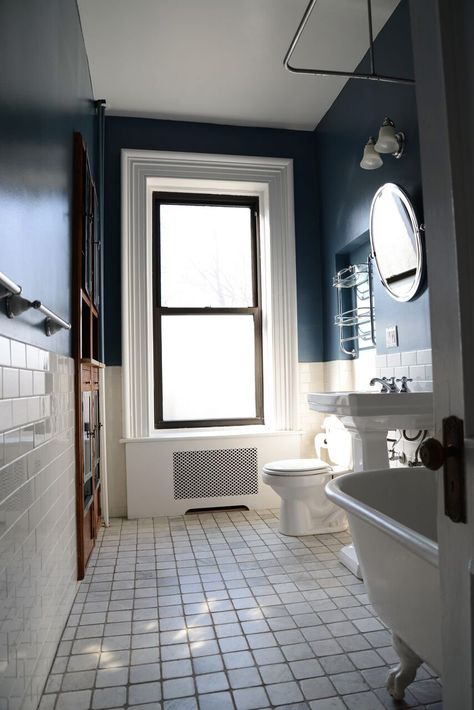 accent bath?? Brownstone Bathroom, Brownstone Interiors, Brooklyn Brownstone, Brooklyn Style, Small Studio Apartment, Classic Bathroom, New York Apartment, Victorian House, Row House