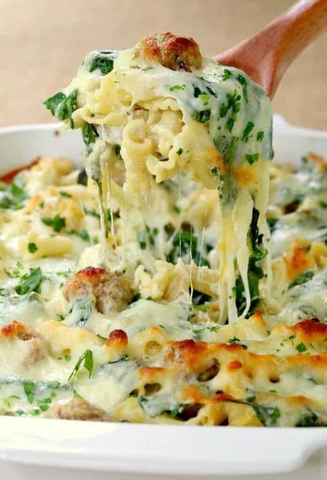 Alfredo Meatballs, Meatball Pasta Bake, Spinach Meatballs, Ziti Recipes, Meatball Pasta, Baked Ziti Recipe, Wedding Soup, Cheesy Pasta, Baked Ziti