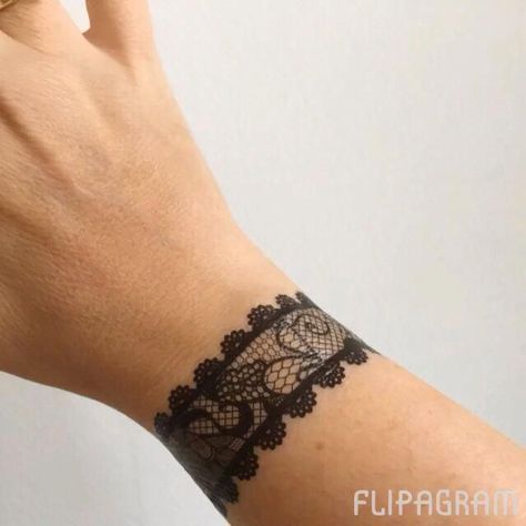 Metallic Sticker, Hena Designs, Wrist Bracelet Tattoo, Cuff Tattoo, Armband Tattoos, Kawaii Tattoo, Arm Band Tattoo, Leg Sleeve Tattoo, Lace Tattoo