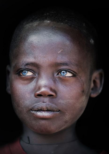 Ari Tribe , Ethiopia - Cornflower blue by Trevor Cole on 500px Blue Eye Facts, Black With Blue Eyes, Le Cri, Eyes Art, A2 Poster, We Are The World, People Of The World, African Beauty, Eye Art