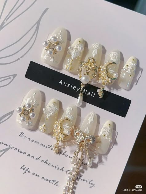 Korean Gel Nails, Wedding Nails Art, Nail Sunny, Diy Rhinestone Nails, 00s Mode, Sunny Disposition, Dresses Linen, Fake Nails Designs, Luxury Press On Nails