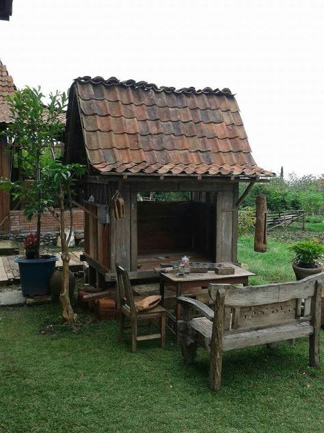 Balinese Garden, Bamboo Outdoor, Bamboo House Design, Small Cafe Design, Bali House, Cottage Style House Plans, Rest House, Cafe Shop Design, Small Cafe