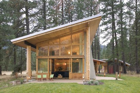 MEADOW CABIN Natural Modern Shed Roof Cabin Design Methow Valley 1600 SF Mountain Cottages, Tiny Cottage Design, Cottages House, Wooden House Plans, Small Modern Cabin, Design Casa Piccola, Cottage Design Plans, Small Cottage Designs, Wood House Design