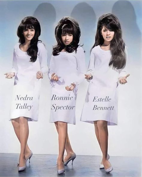 The Ronettes 🤍🩶🤍 c1964....The Ronettes – No one rocked a beehive like this trio from Spanish Harlem. Lead singer Ronnie Spector (born Veronica Bennett, center), with her older sister Estelle Bennett (right) & their cousin, Nedra Tally (left). The Ronettes Aesthetic, Ronnie Spector 60s, Estelle Singer, Spanish Harlem, Ronnie Spector, The Ronettes, Fav Artist, Hip Hop Songs, Fashion Network