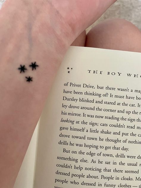 Harry Potter Tattoos Subtle, Secret Harry Potter Tattoo, Harry Potter Tattoo Aesthetic, Harry Potter Tattoos Small Unique, Beautiful Harry Potter Tattoos, Pretty Harry Potter Tattoos, Harry Potter Related Tattoos, Harry Potter Stars, Small Tattoo Harry Potter