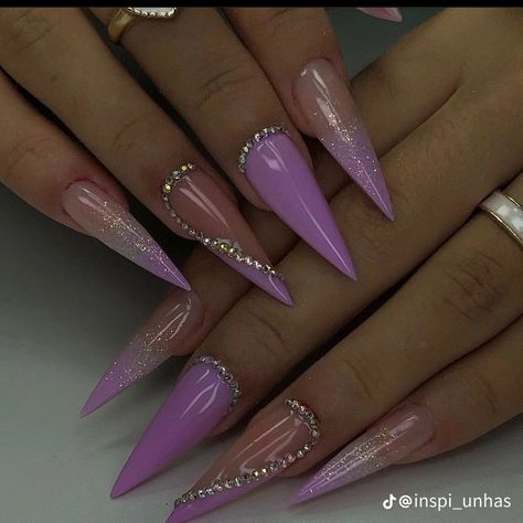 Purple Stiletto Nails Design, Purple Stiletto Nails, Long Nail Ideas, Stilleto Nails Designs, Business Nails, Glitter Nails Acrylic, Nails Beautiful, Gel Toe Nails, Purple Nail Designs