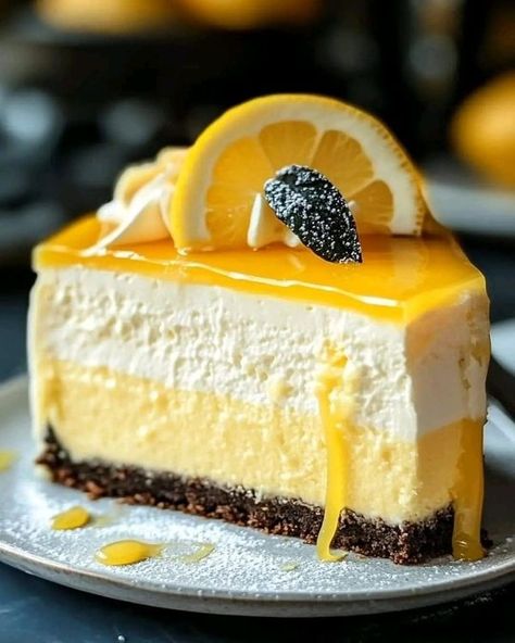 Lemon Mousse Cake Recipe, Lemon Mousse Cake, Light Cake, Lemon Mousse, Light Cakes, Refreshing Desserts, Mousse Cake, Sponge Cake, Lemon Curd