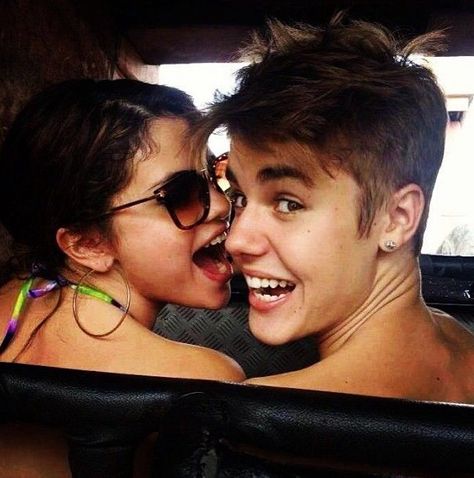 Justin Bieber and Selena Gomez. Jelena. Justin Selena, Bieber Selena, Justin Bieber Selena Gomez, 2010s Aesthetic, Justin Bieber And Selena, 2013 Swag Era, Selena Gomez Photos, Justin Bieber Photos, Selena G