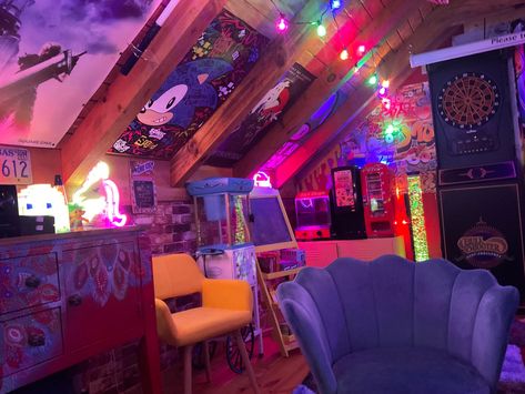 Arcade Themed Bedroom, Arcade Decor, Boho Cabin, Vibe Bedroom, Rustic Eclectic, Arcade Room, Themed Bedroom, House Inside, Cozy Room Decor