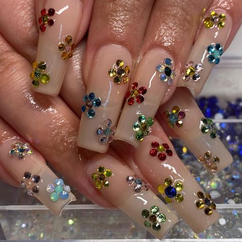 Tyler :) on Instagram: “🌼🌸🌺” Flower Gem Nails, Gem Nail Designs, Office Nails, Nail Art For Beginners, Grunge Nails, Nail Envy, Gem Nails, Acrylic Nails Coffin, Dream Nails