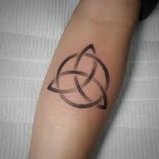 101 Best Triquetra Tattoo Ideas You Have To See To Believe! - Outsons Charmed Triquetra, Triquetra Tattoo, Trinity Knot Tattoo, Trinity Tattoo, Celtic Knot Tattoo, Knot Tattoo, Celtic Trinity Knot, Celtic Tattoos, Symbol Tattoos