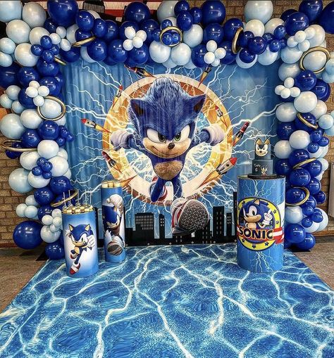 Sonic Saying Happy Birthday, Sonic Birthday Party Backdrop, Sonic The Hedgehog Balloon Garland, Sonic Theme Birthday Party Decorations, Diy 2nd Birthday Decorations, Sonic Party Decor, 6th Birthday Boy Theme Ideas, Sonic Balloon Decor, Sonic Balloon Garland