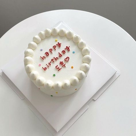 Hbd Cake Minimal, Birthday Cake Writing, Asian Cake, Korean Cake, Simple Cake Designs, Mini Cakes Birthday, Simple Birthday Cake, Cake Business, Pretty Birthday Cakes