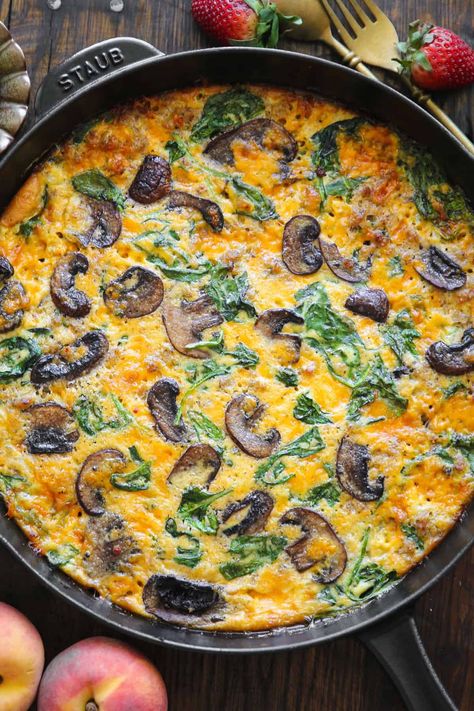 Sausage Frittata with Spinach and Mushrooms. Spinach Mushroom Frittata, Frittata Recipes Breakfast, Fritatta Recipe, Sausage Frittata, Sweet Potato Frittata, Leftover Baked Potatoes, Brunch Parties, Mushroom Frittata, Baked Frittata