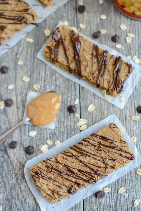 Peanut Butter Chickpea Bars 6 Chickpea Bars, Egg Free Snacks, Peanut Butter Chickpea, Kids Snack Food, Healthy Bedtime Snacks, Healthy Protein Snacks, After School Snack, Peanut Butter Roll, Clean Eating Desserts