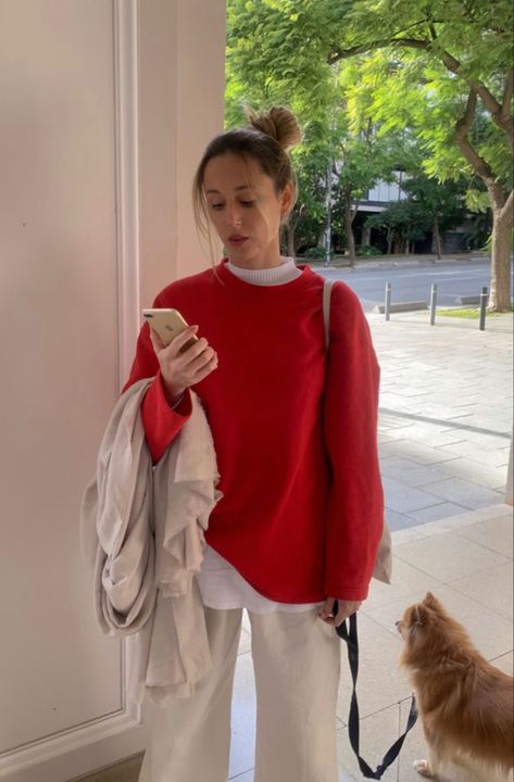 Red Pullover Outfit, Red Sweatshirt Outfit, Red Jumper Outfit, Red Tshirt Outfit, Red Hoodie Outfit, Sweatshirt Outfit Winter, Red Top Outfit, Red Sweater Outfit, Oversized Red Sweater