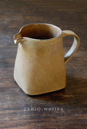 Ceramica Artesanal Ideas, Ceramic Jugs, Clay Pitcher, Jug Ceramic, Pottery Jugs, Beginner Pottery, Sculptures Céramiques, Cerámica Ideas, Pottery Handbuilding