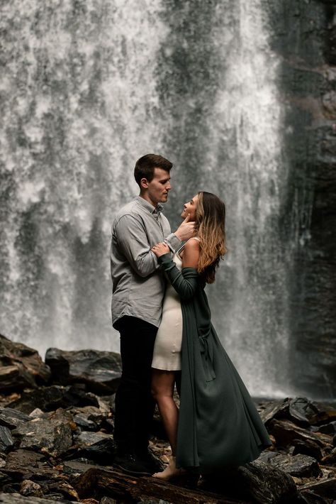 Waterfall Poses Photo Ideas Couple, Waterfalls Pose Ideas, Winter Waterfall Photoshoot, Waterfall Engagement Photoshoot, Tennessee Engagement Photos, Couples Photoshoot Waterfall, Engagement Photos Waterfall, Waterfall Couple Photoshoot, Waterfall Poses