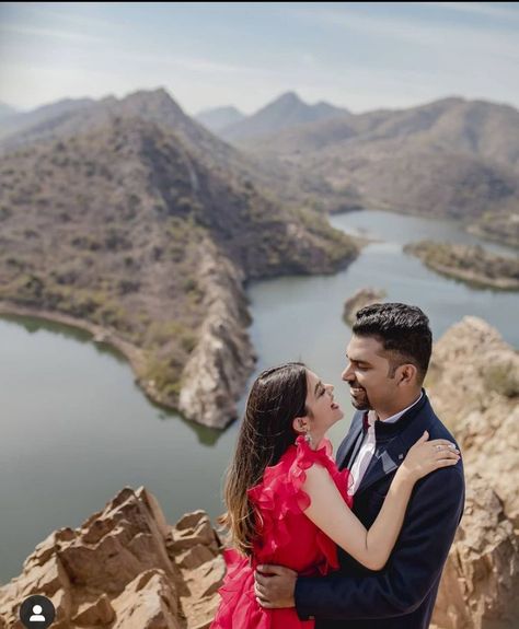 Bahubali Hills Pre Wedding, Dehradun Photography, Udaipur Pre Wedding, Single Pose, Pre Shoot, Jaipur Travel, Pre Wedding Photoshoot Props, Prewedding Shoot, Pre Wedding Photoshoot Outfit