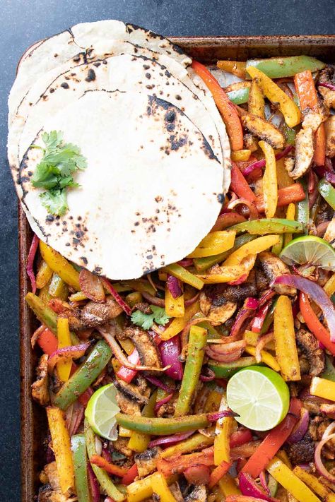 Sheet Pan Veggie Fajitas Southwestern Food, Summer Suppers, Fajita Veggies, Veggie Fajitas, Fajita Vegetables, Healthy Vegan Dinner, Meatless Meal, Dinner Party Menu, Fajita Seasoning