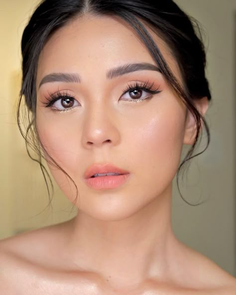 Filipina Bridal Makeup, Asian Wedding Makeup Round Face, Asian Bridal Makeup Monolid, Portrait Face, Money Images, Fresh Makeup, Face Drawing Reference, Braided Hairstyles For Wedding, Make Up Inspo