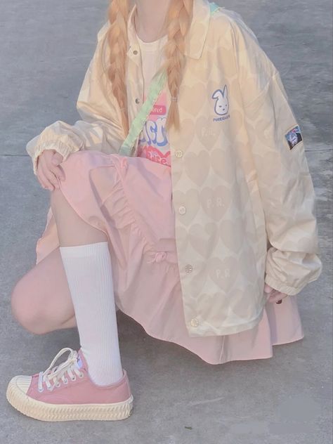 Soft Kawaii Outfits Pink, Kawaii Dress Pastel, Yume Kawaii Aesthetic Outfits, Pink Harajuku Aesthetic Cute Outfits, Kid Core Outfits, Cute Kawaii Outfits, Indie Pastel Uzzlang, Soft Girl Outfits, Pastel Outfit