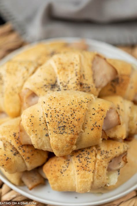 Turkey sandwich crescent roll recipe makes a great lunch. Everyone will love the crescent rolls and you can use leftover turkey or deli meat. Deli Meat Recipes, Turkey Lunch Meat, Rolled Sandwiches, Cheese Crescent Rolls, Dining Room Storage Ideas, Turkey Sandwich, Eating On A Dime, Deli Turkey, Recipes Dessert Easy