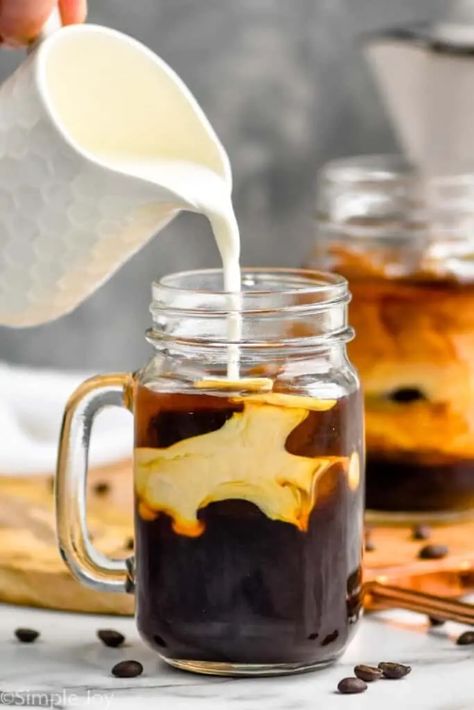 Brown Sugar Shaken Espresso, Diy Coffee Drinks, Make Iced Coffee, Thm Drinks, Craving Coffee, Shaken Espresso, Homemade Iced Coffee, Iced Coffee Protein Shake Recipe, Iced Coffee Protein Shake