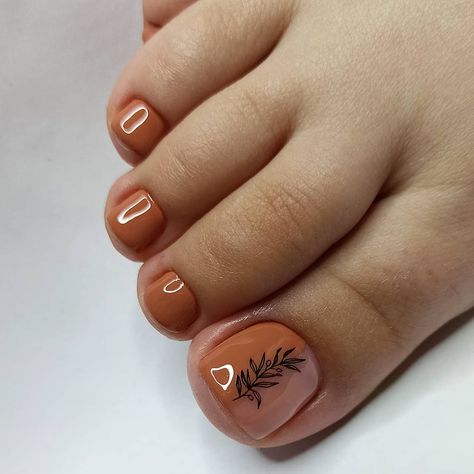 25 Stunning Fall Pedicure Ideas to Keep Your Toenails on Trend - divagaze.com October Toenail Ideas, Fall Themed Toenails, October Toenails, Fall Colors Pedicure, Boho Toe Nail Designs, Fall Pedicure Ideas 2024, November Toe Nails, Fall Gel Pedicure Ideas, Pedicure Designs Toenails Fall