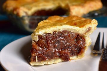 Mince Meat Pie, Raisin Pie Recipe, Homemade Mincemeat, Homemade Mince Pies, Mincemeat Pie, Raisin Pie, Christmas Pie, Rum Raisin, Thanksgiving Pies