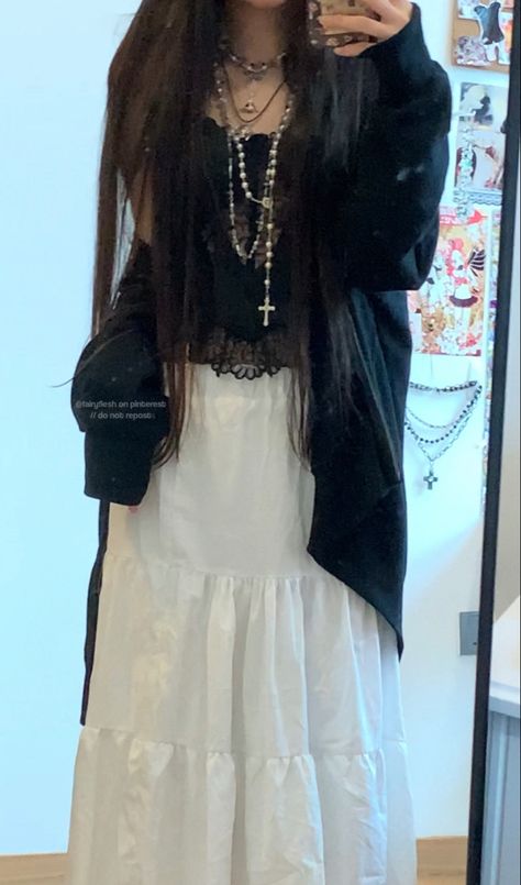 Long Skirt Outfits, Cottagecore Outfits, White Maxi Skirts, Maxi Skirt Outfits, Future Outfit, Alternative Outfits, Really Cute Outfits, Edgy Outfits, Aesthetic Outfits