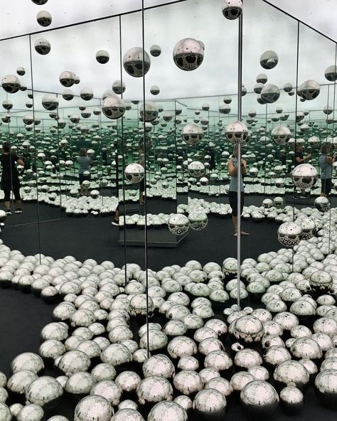 INfinite Mirror Room Infinite Mirror, Mirror Room, Art Inspo, Mirror, Art