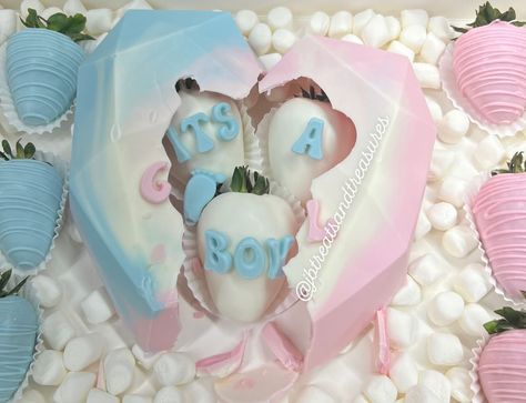 Gender Reveal Breakable Heart 🩵🩷 The cutest way to reveal 🫶🥰 - - - - #fyp #foryou #genderreveal #genderrevealparty #breakableheart #chocolatetreats #chocolatecoveredtreats #breakablechocolate #explore #explorepage #itsaboy #louisville #louisvilletreatmaker #louisvillelove #foodies #sweets #treats Breakable Chocolate Heart Ideas Gender Reveal, What To Put In Breakable Heart, Gender Reveal Goodies, Gender Reveal Chocolate Heart, Aesthetic Gender Reveal Ideas, Gender Reveal Chocolate Strawberries, Lorena Sweets, Gender Reveal Strawberries, Chocolate Gender Reveal