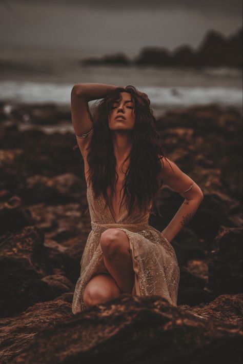 Earth Woman Aesthetic, Ethereal Photoshoot Aesthetic, Ocean Goddess Photoshoot, Earthy Goddess Aesthetic, Wild Feminine Photography, Outdoor Goddess Photoshoot, Earthy Photoshoot Ideas, Wild Woman Photoshoot, Feminine Earthy Aesthetic