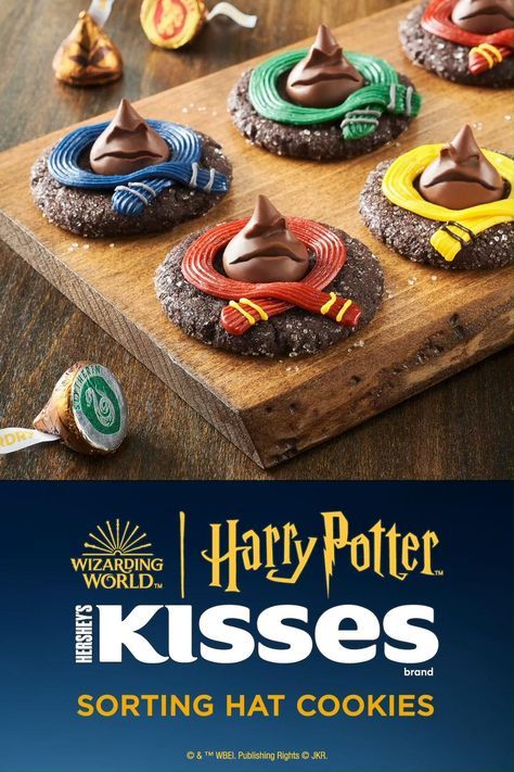 Bake Some Magic with Hershey’s KISSES Milk Chocolate and the Harry Potter film series. Sorting Hat Cookies, Free Crochet Pattern Christmas, Harry Potter Cookies, Harry Potter Treats, Harry Potter Desserts, Harry Potter Snacks, Harry Potter Parties Food, Harry Potter Movie Night, Harry Potter Marathon