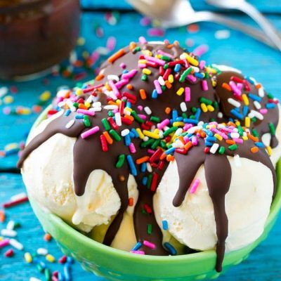 Homemade Magic Shell - Dinner at the Zoo Ice Cream Creations, Diy Magic Shell, Ice Cream With Toppings, Coating Chocolate, Chocolate Ice Cream Topping, Homemade Magic Shell, Magic Chocolate, Cup Ice Cream, Ice Cream Sundae Bar