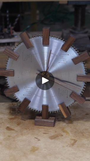 Wood Clocks Handmade, Clock Making, Saw Blade, Wood Working, Walnut, Woodworking, Clock, Audio, Wood