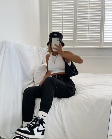 Neue Outfits, Tomboy Style Outfits, Looks Street Style, Ootd Inspo, Mode Inspo, Tomboy Fashion, Streetwear Fashion Women, 가을 패션, Edgy Outfits