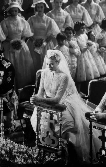 Rainy Photos, Grace Kelly Wedding, Catholic Wedding Ceremony, Grace Kelly Style, Andrea Casiraghi, Beatrice Borromeo, Princess Grace Kelly, Prince Rainier, Monaco Royal Family