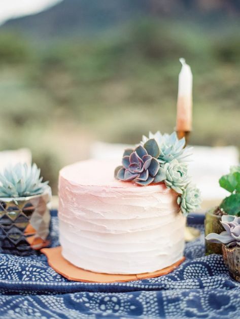 Succulent Wedding Cakes, Wedding Cake Table Decorations, Garden Cupcakes, Succulent Cake, Mini Wedding Cakes, Southwest Wedding, Classic Wedding Cake, Cake Table Decorations, Smooth Cake