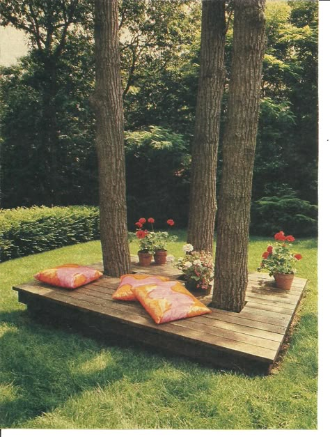 Tree Seating Ideas, House Built Around Tree, Seat Around Tree, Seating Around Tree, Under Tree Seating Area, Backyard With Trees, Tree Seat, Cabin Remodel, Moderne Have